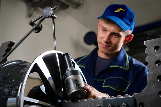 Ремонт литых дисков и Шиномонтаж