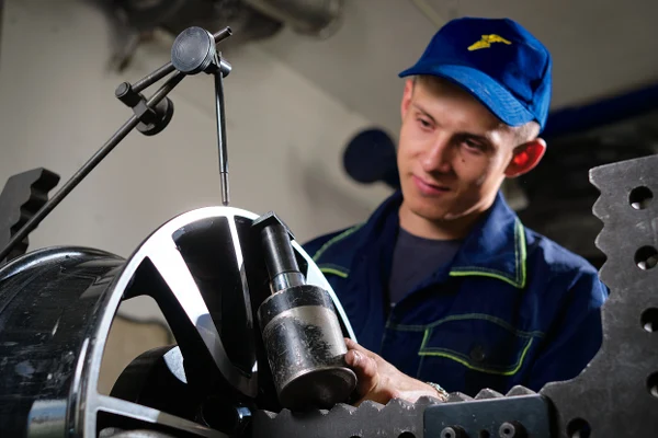 Ремонт литых дисков и Шиномонтаж